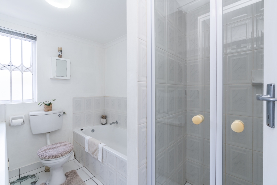 4 Bedroom Property for Sale in Thornton Western Cape